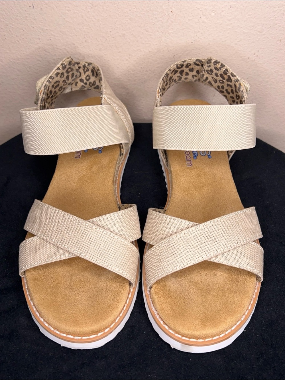 Size 6 Women’s Bobs Sandals Beige Tan Comfort Memory Foam Espadrilles - Picture 15 of 15